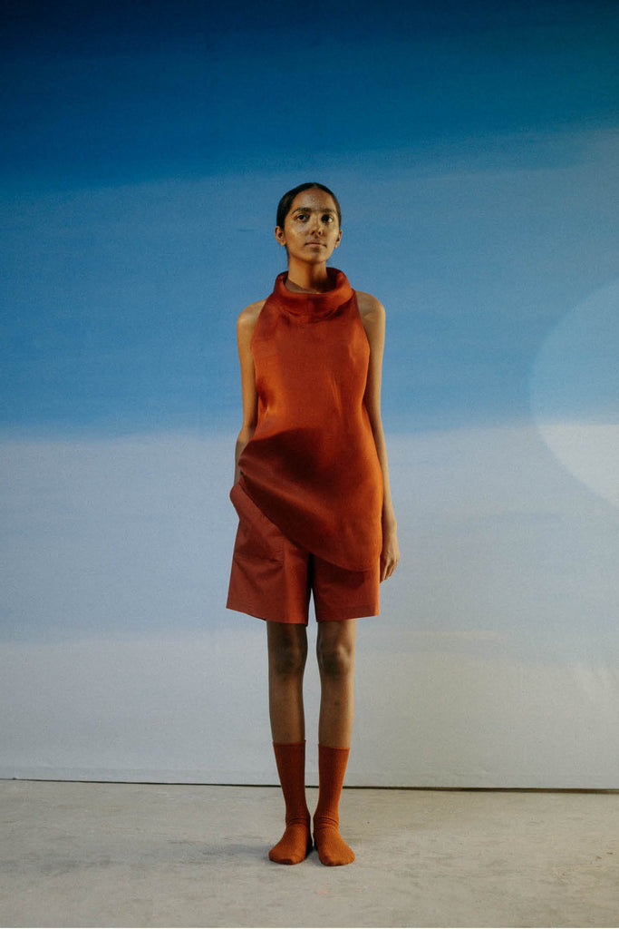 Cira Silk Funnel Neck Set